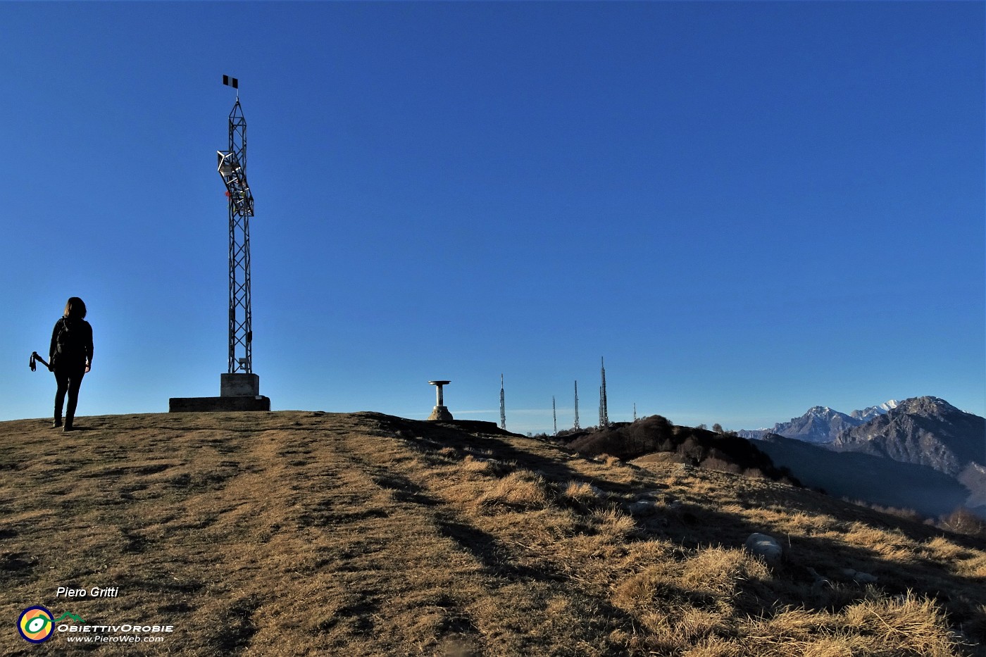 40 Siamo in breve in vetta al Linzone (1392 m).JPG